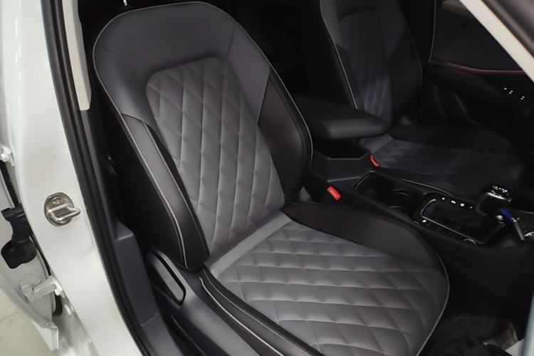 Used Volkswagen Sagitar 2024 300TSI DSG Excellence Edition Right Front Seat