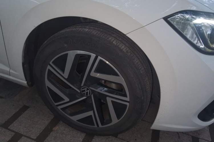 Used Volkswagen Sagitar 2024 300TSI DSG Excellence Edition Right Front Wheel Hub