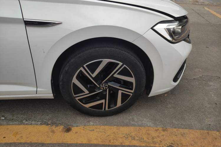 Used Volkswagen Sagitar 2024 300TSI DSG Excellence Edition Right Front Wheel Hub