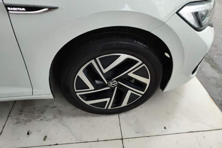 Used Volkswagen Sagitar 2024 300TSI DSG Excellence Edition Right Front Wheel Hub