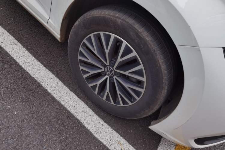 Used Volkswagen Sagitar 2024 200TSI DSG Flyover Edition Right Front Wheel Hub