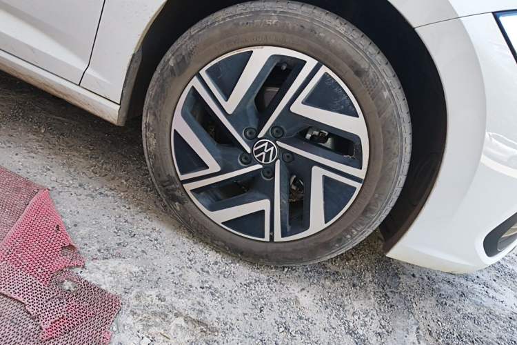 Used Volkswagen Sagitar 2024 300TSI DSG Flyover Edition Right Front Wheel Hub
