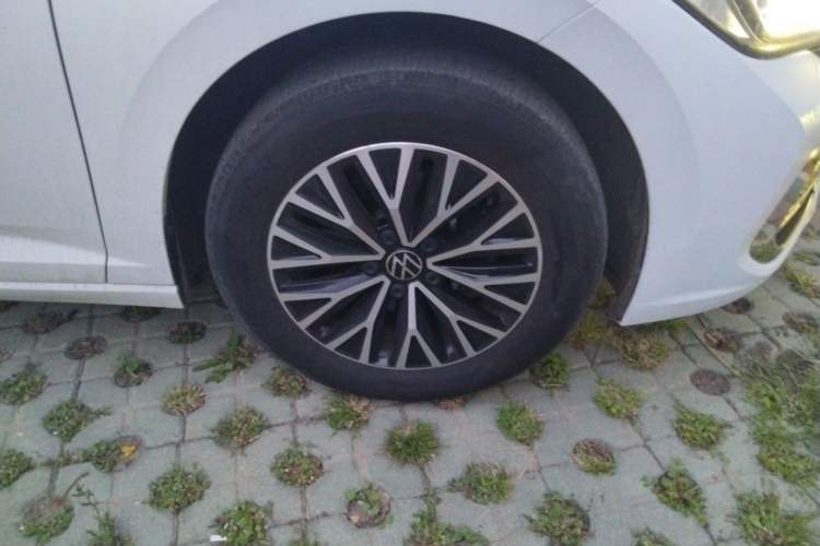Used Volkswagen Sagitar 2024 200TSI DSG Flyover Edition Right Front Wheel Hub