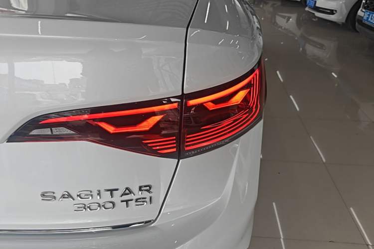 Used Volkswagen Sagitar 2024 300TSI DSG Excellence Edition Right Rear Taillight
