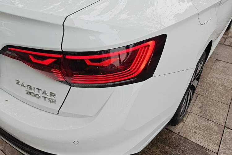 Used Volkswagen Sagitar 2024 300TSI DSG Excellence Edition Right Rear Taillight