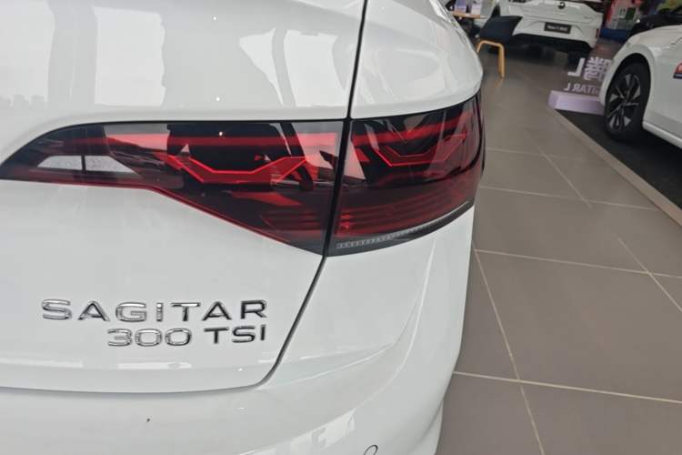 Used Volkswagen Sagitar 2024 300TSI DSG Excellence Edition Right Rear Taillight