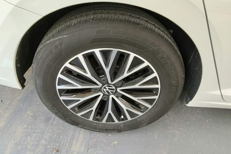 Used Volkswagen Sagitar 2024 200TSI DSG Flyover Edition Right Rear Wheel Hub