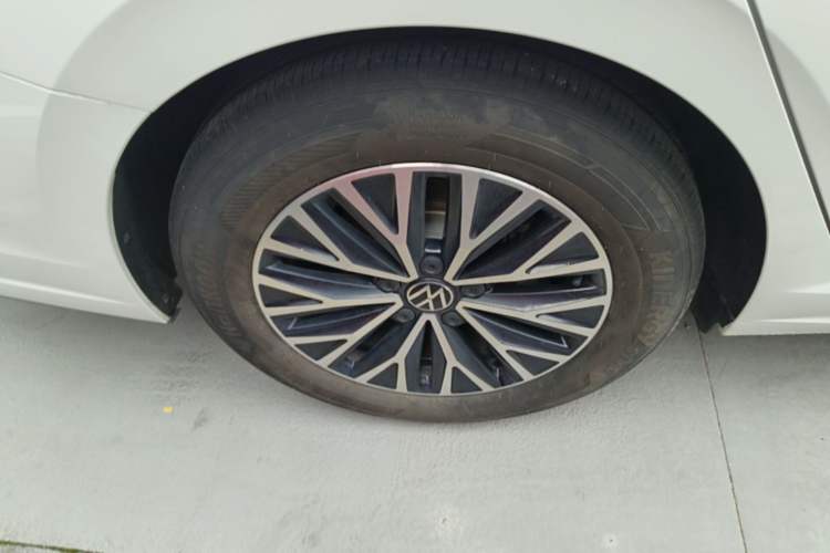 Used Volkswagen Sagitar 2024 200TSI DSG Flyover Edition Right Rear Wheel Hub