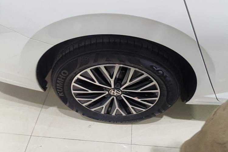 Used Volkswagen Sagitar 2024 200TSI DSG Flyover Edition Right Rear Wheel Hub