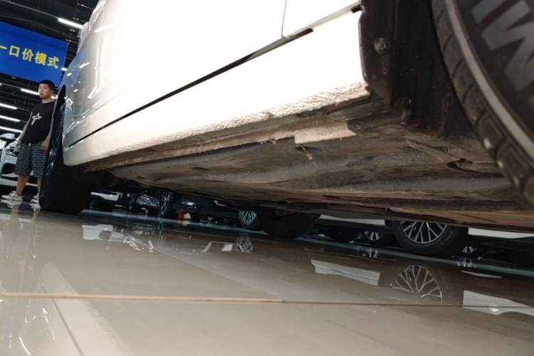 Used Volkswagen Sagitar 2024 200TSI DSG Flyover Edition Right Side Sill
