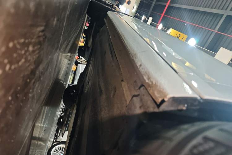 Used Volkswagen Sagitar 2024 300TSI DSG Excellence Edition Right Side Sill