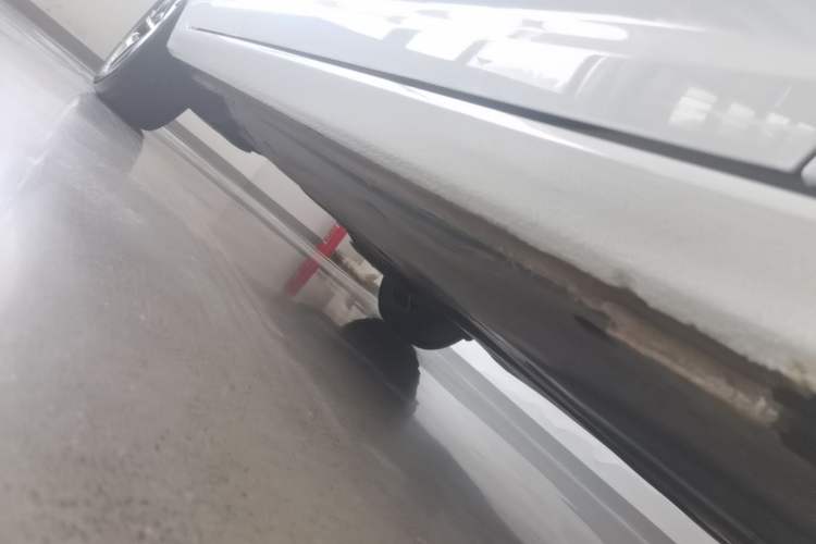 Used Volkswagen Sagitar 2024 300TSI DSG Excellence Edition Right Side Sill