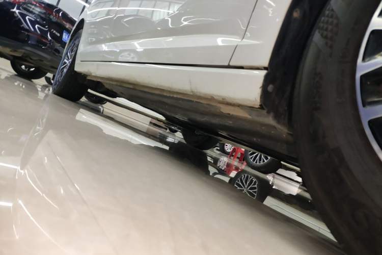 Used Volkswagen Sagitar 2024 200TSI DSG Flyover Edition Right Side Sill