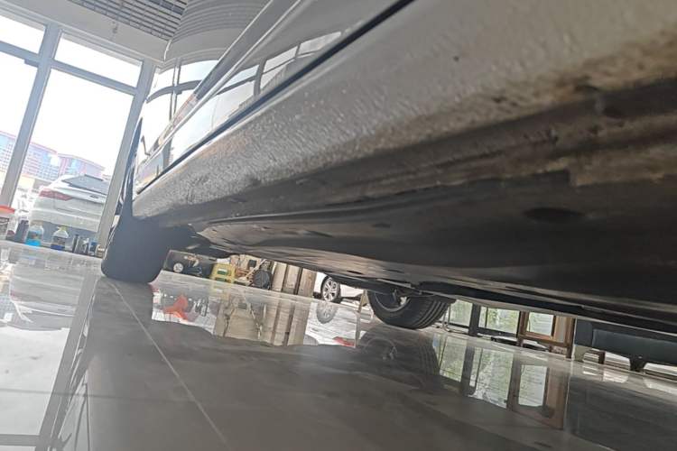 Used Volkswagen Sagitar 2024 300TSI DSG Excellence Edition Right Side Sill