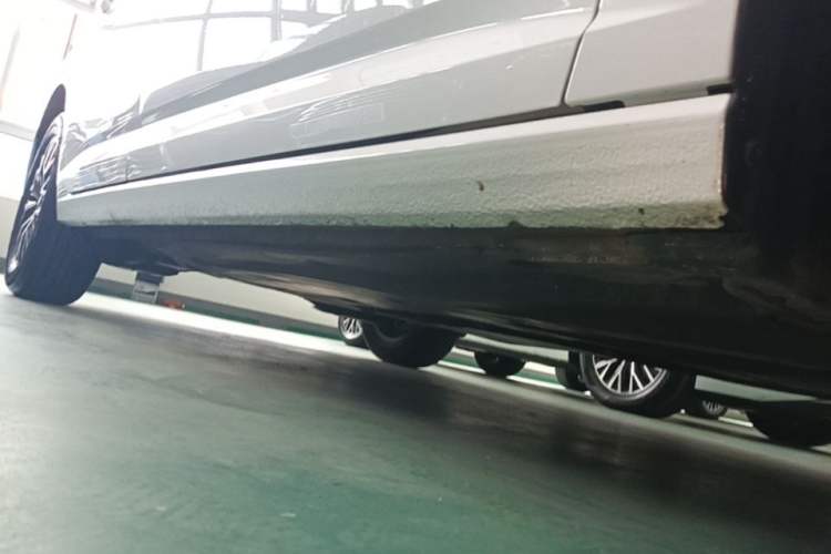 Used Volkswagen Sagitar 2024 200TSI DSG Flyover Edition Right Side Sill