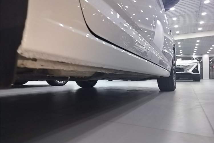 Used Volkswagen Sagitar 2024 300TSI DSG Excellence Edition Right Side Sill