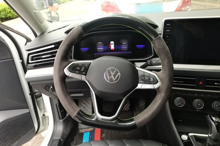 Used Volkswagen Sagitar 2024 300TSI DSG Excellence Edition Steering Wheel