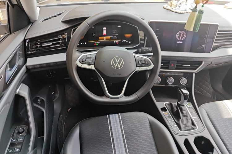 Used Volkswagen Sagitar 2024 200TSI DSG Flyover Edition Steering Wheel
