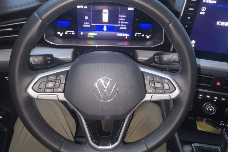 Used Volkswagen Sagitar 2024 300TSI DSG Excellence Edition Steering Wheel