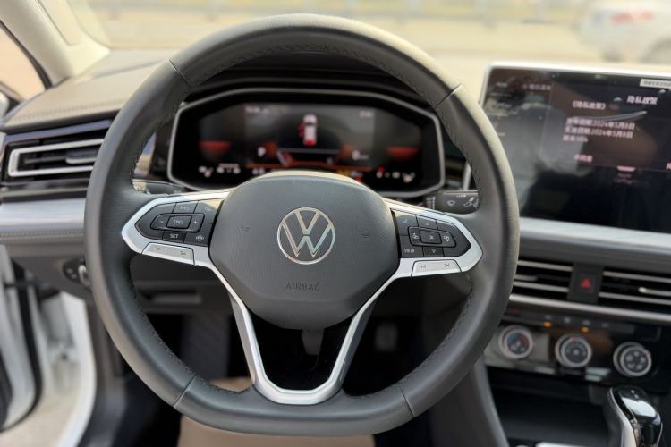 Used Volkswagen Sagitar 2024 300TSI DSG Excellence Edition Steering Wheel