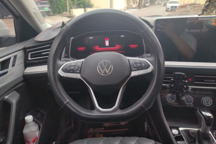 Used Volkswagen Sagitar 2024 300TSI DSG Excellence Edition Steering Wheel
