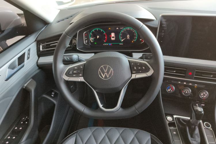 Used Volkswagen Sagitar 2024 300TSI DSG Excellence Edition Steering Wheel