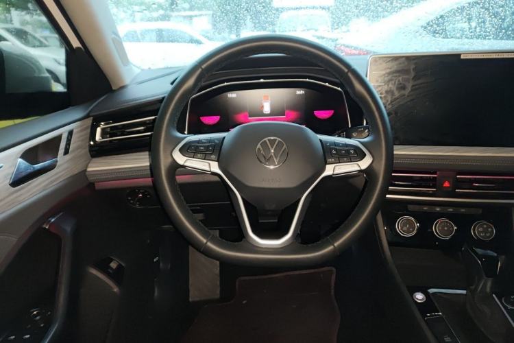 Used Volkswagen Sagitar 2024 300TSI DSG Excellence Edition Steering Wheel