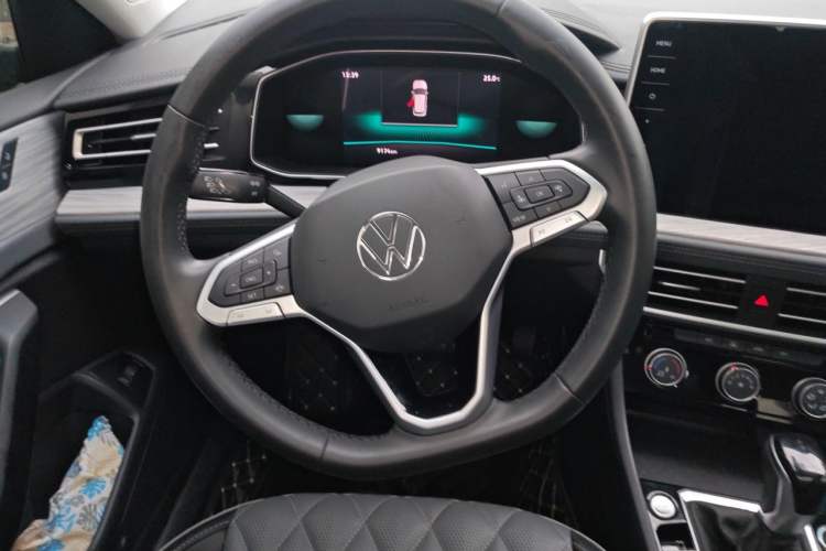 Used Volkswagen Sagitar 2024 300TSI DSG Excellence Edition Steering Wheel