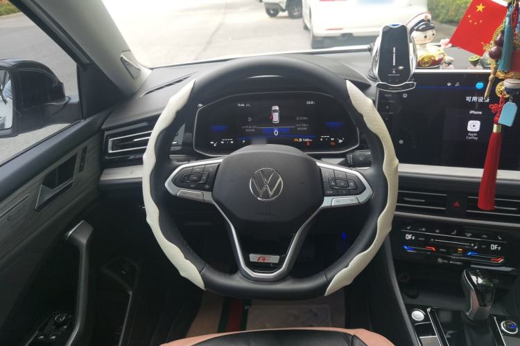 Used Volkswagen Sagitar 2024 300TSI DSG Excellence Edition Steering Wheel