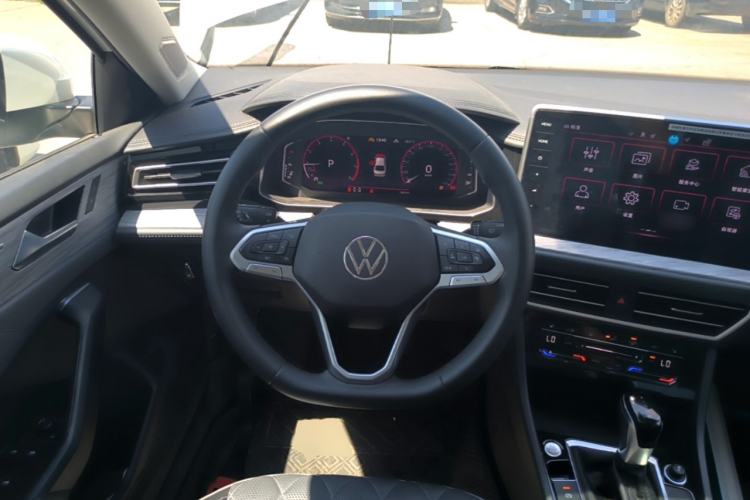 Used Volkswagen Sagitar 2024 300TSI DSG Excellence Edition Steering Wheel