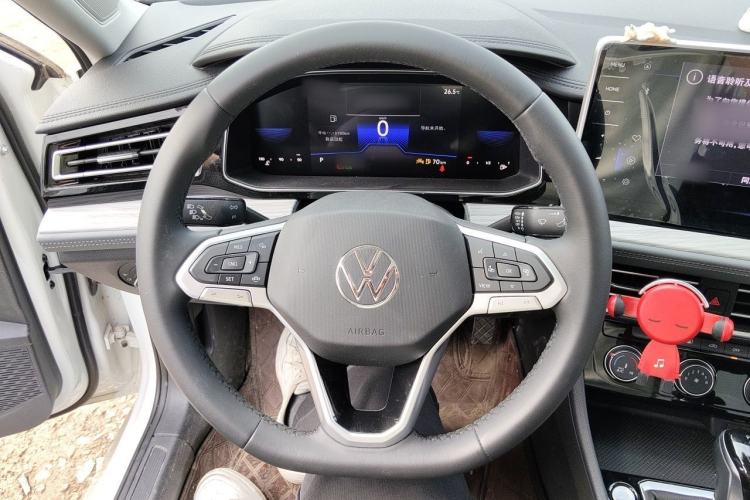 Used Volkswagen Sagitar 2024 300TSI DSG Excellence Edition Steering Wheel