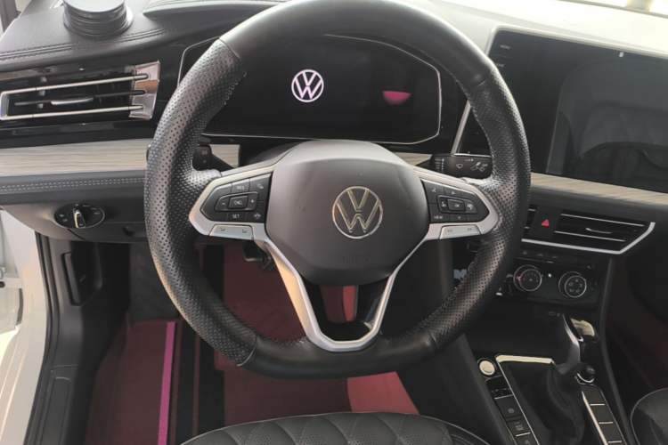 Used Volkswagen Sagitar 2024 300TSI DSG Excellence Edition Steering Wheel