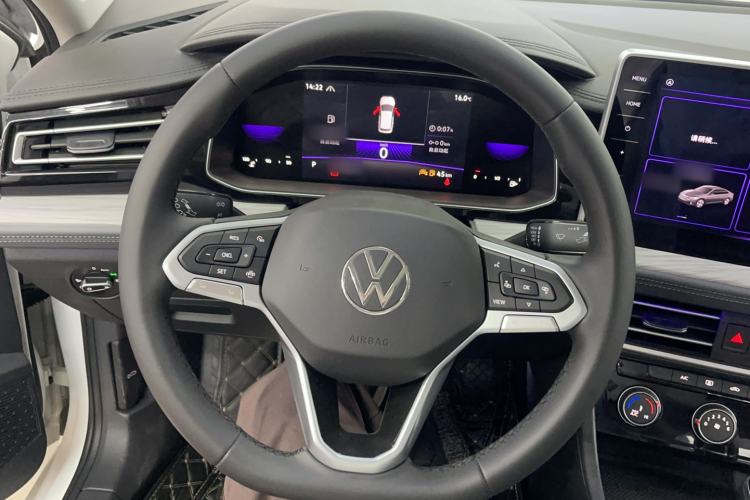 Used Volkswagen Sagitar 2024 300TSI DSG Excellence Edition Steering Wheel