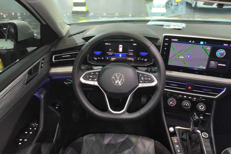 Used Volkswagen Sagitar 2024 300TSI DSG Excellence Edition Steering Wheel