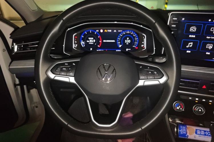 Used Volkswagen Sagitar 2024 300TSI DSG Excellence Edition Steering Wheel