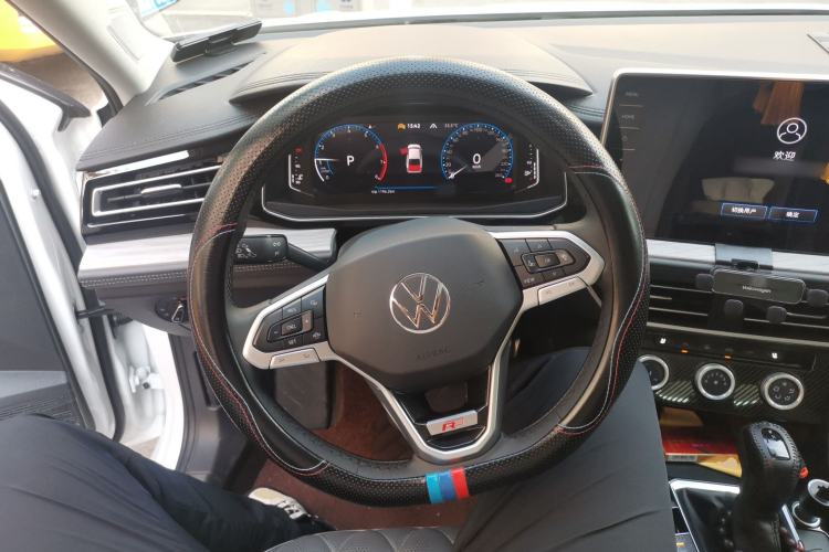 Used Volkswagen Sagitar 2024 300TSI DSG Excellence Edition Steering Wheel