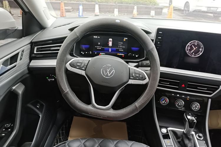 Used Volkswagen Sagitar 2024 300TSI DSG Excellence Edition Steering Wheel