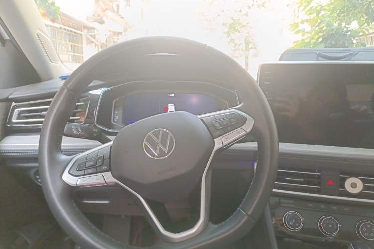 Used Volkswagen Sagitar 2024 300TSI DSG Excellence Edition Steering Wheel