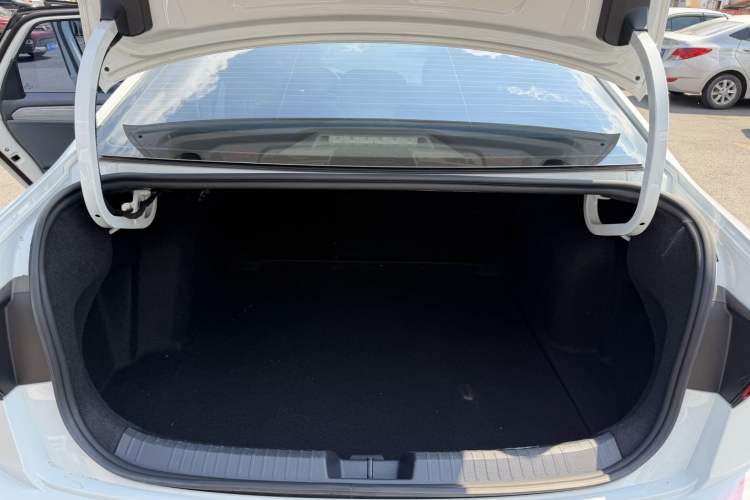 Used Volkswagen Sagitar 2024 300TSI DSG Excellence Edition Trunk