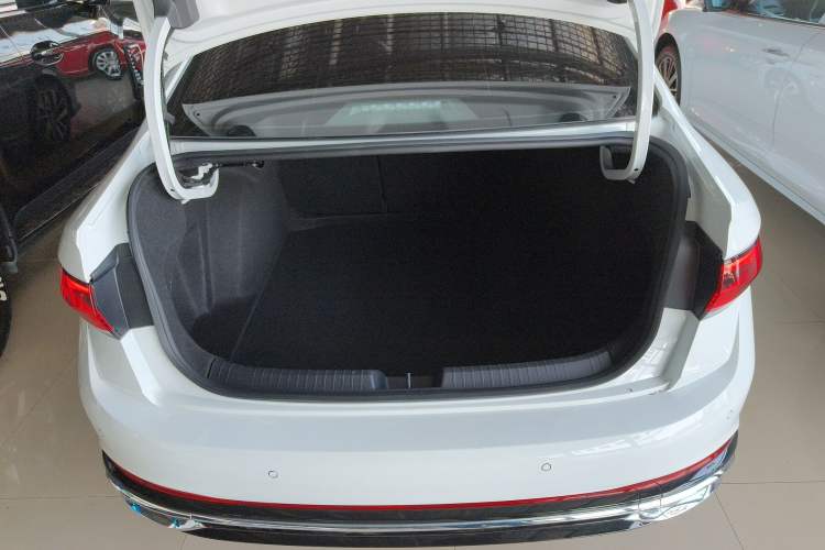 Used Volkswagen Sagitar 2024 300TSI DSG Excellence Edition Trunk