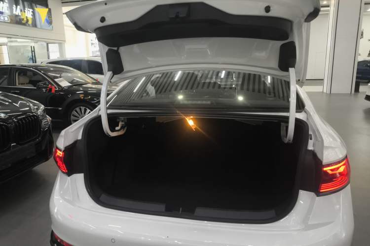 Used Volkswagen Sagitar 2024 300TSI DSG Excellence Edition Trunk