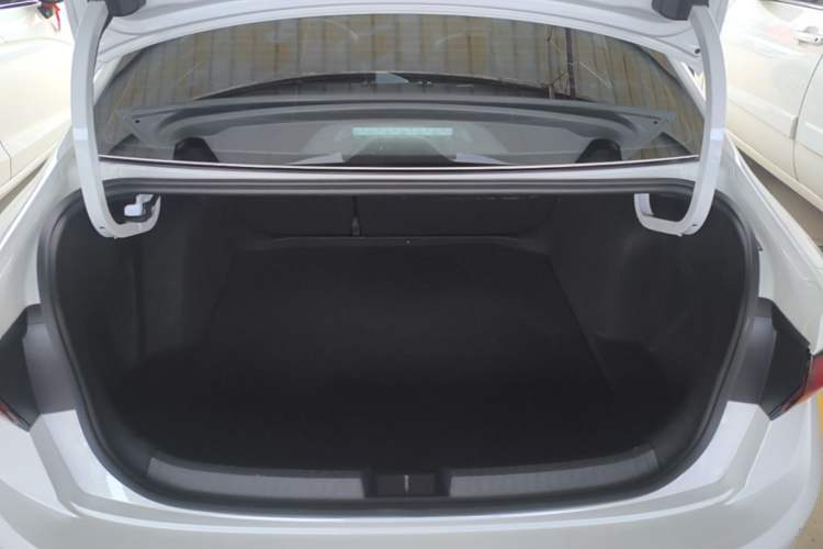 Used Volkswagen Sagitar 2024 300TSI DSG Excellence Edition Trunk