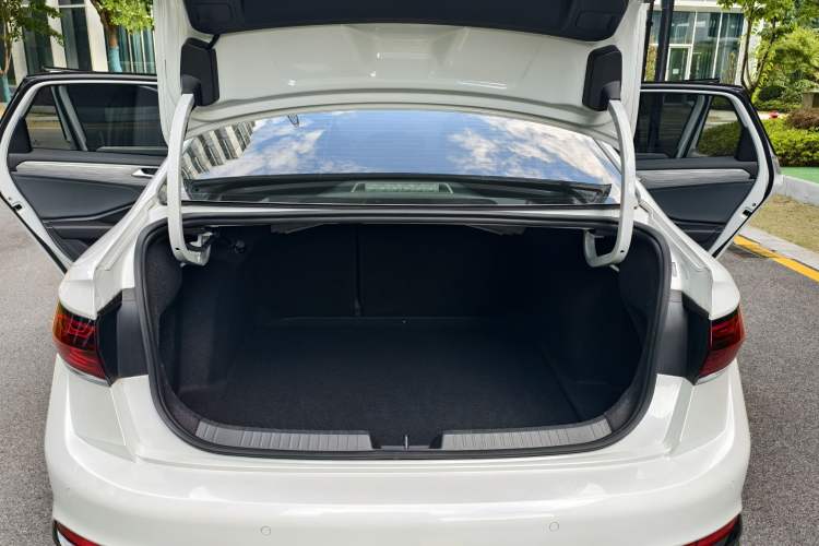 Used Volkswagen Sagitar 2024 300TSI DSG Excellence Edition Trunk