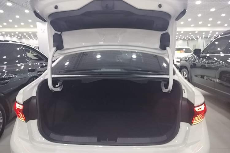 Used Volkswagen Sagitar 2024 300TSI DSG Excellence Edition Trunk