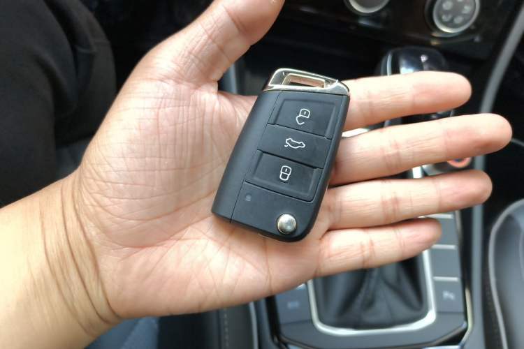Used Volkswagen Sagitar 2024 300TSI DSG Excellence Edition Vehicle Key