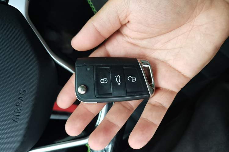 Used Volkswagen Sagitar 2024 300TSI DSG Excellence Edition Vehicle Key