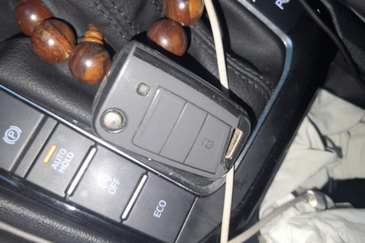 Used Volkswagen Sagitar 2024 300TSI DSG Excellence Edition Vehicle Key