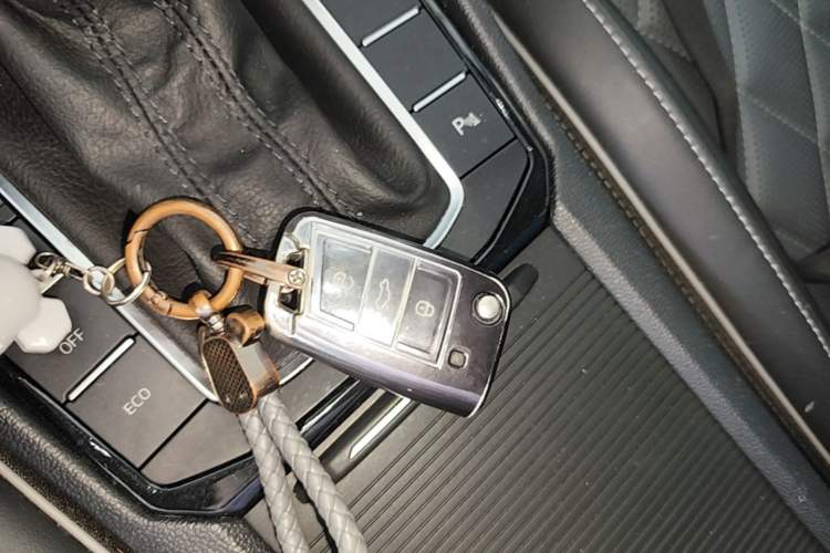 Used Volkswagen Sagitar 2024 300TSI DSG Excellence Edition Vehicle Key