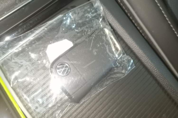Used Volkswagen Sagitar 2024 300TSI DSG Excellence Edition Vehicle Key