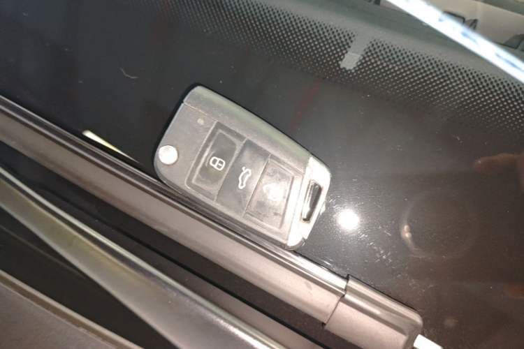 Used Volkswagen Sagitar 2024 300TSI DSG Excellence Edition Vehicle Key